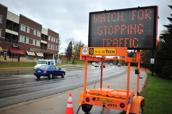 110911_Plymouth_Road_crosswalk_signs.jpg