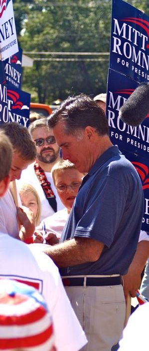 1114 OV Mitt Romney campaigning.jpg