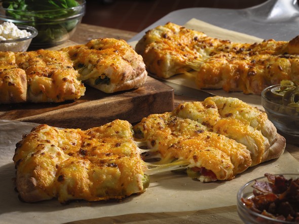 Domino's_Pizza_cheesy_bread-thumb-590x442-95125.jpg