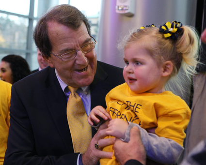 LLoyd_Carr_Mott_Hospital_ribbon_cutting.JPG