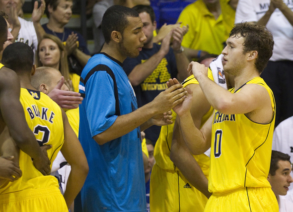 Maui_UCLA_Novak_Bench.jpg