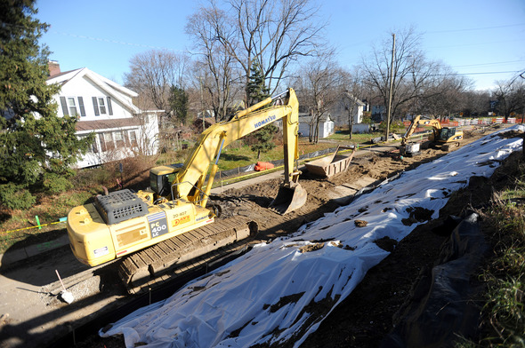 Stadium_bridges_construction.jpg