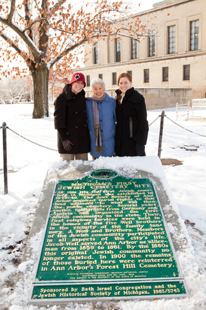 1206_Jewish_cemetery_new_marker.jpg