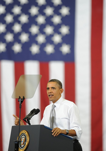 Obama_Ann_Arbor_vertical_flag.jpg