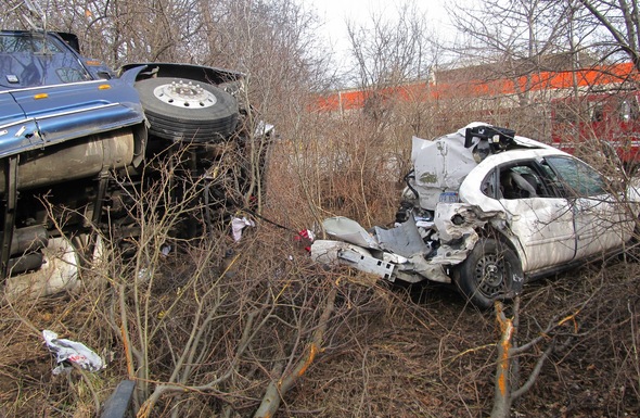 Semi_car_crash_01092011.jpg