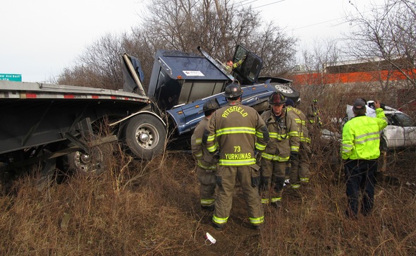 car_semi_crash6.jpg