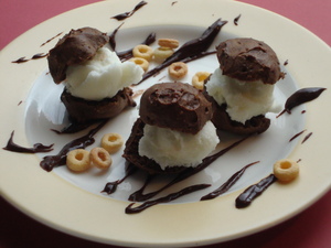 chocolatepeanutbuttercreampuffs.JPG