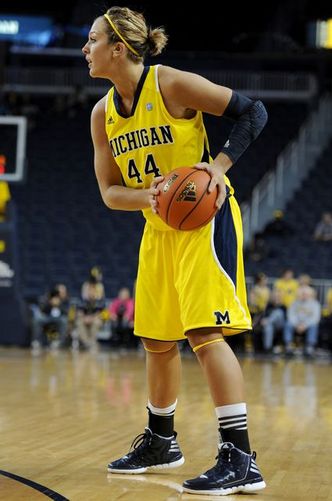 UMWBB_Sheffer_3pt.JPG