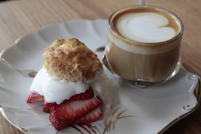 Espresso_Bar_strawberry_shortcake_latte.JPG