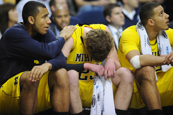 [Image: UMBB_Michigan_Ohio_Smotrycz_Reaction-thu...106303.jpg]