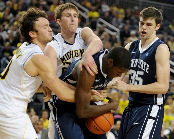 UMBB_PennState_Scramble.JPG