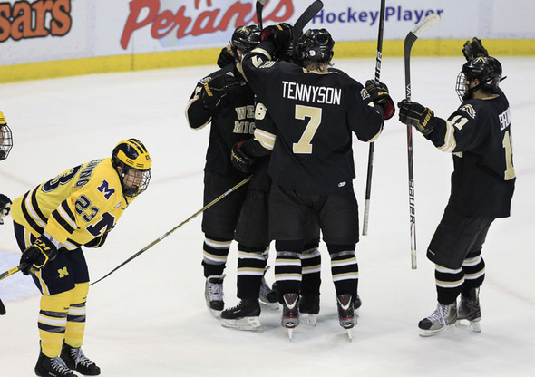 UMHOCK_WMU_Goal_AP.jpg