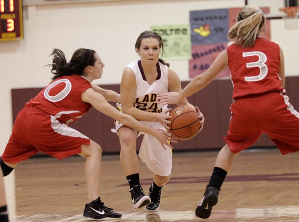 taylor-manders-manchester-hoops.jpg