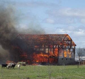 041112_Lima_barn_fire.jpg