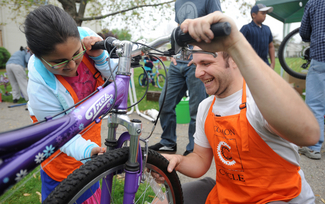 050512-AJC-bike-repair-clinic-03.jpg