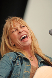 Rickie_Lee_Jones_credit_Scott_Cordaro.jpg