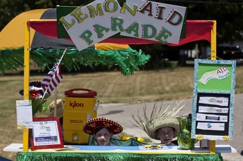 060912_NEWS_LEMONADE_JMS04.JPG