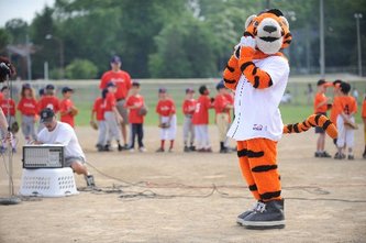 Paws_Red&Ed_OpeningDay.JPG