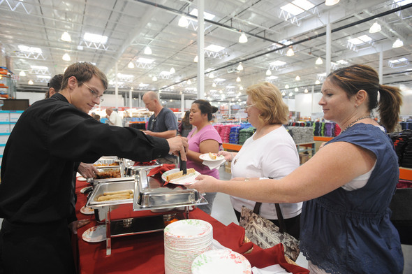 costco_warehouse_pittsfield_township_food_sample.jpg