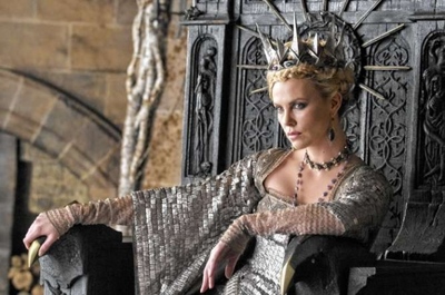 snow-white-huntsman.jpg
