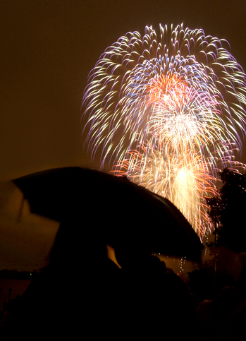 070312_FIREWORKS1-1AW.JPG