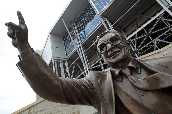 paterno-statue-ap.jpg