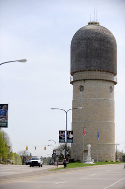 042010-Ypsilanti-water_tower.jpg