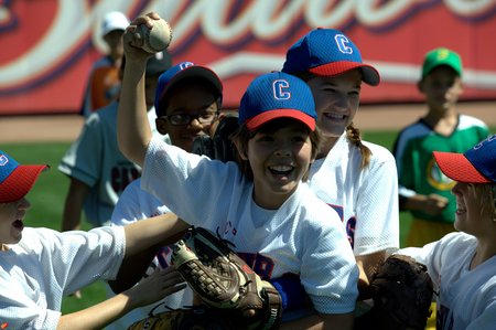 Homerun-Showdown-Kyle-Kirk-Emma-Hess.jpg