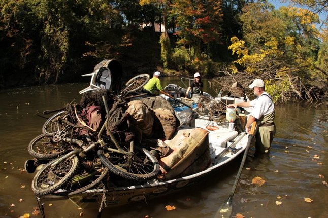 091012_HURON-RIVER-CLEAN-UP.jpg