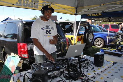 DJ-Tailgate.JPG