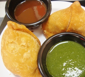 CurryUpSamosas.JPG