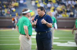 hoke-kelly-sideline.jpg