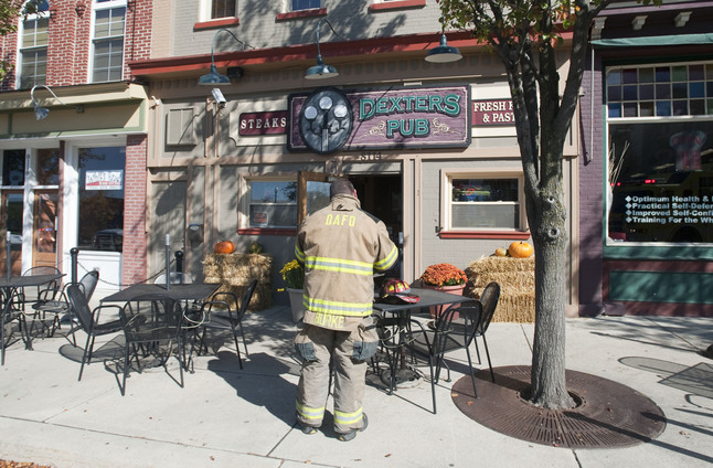 100812_news_Dexters_pub_fire.jpg