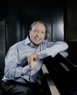 Murray-Perahia-by-Felix-Broede.jpg