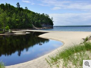 b_300_225_16777215_01___images_um-launches-effort-strengthen-GreatLakes-restoration-picturedRocks-orig-2012-10-30.jpg