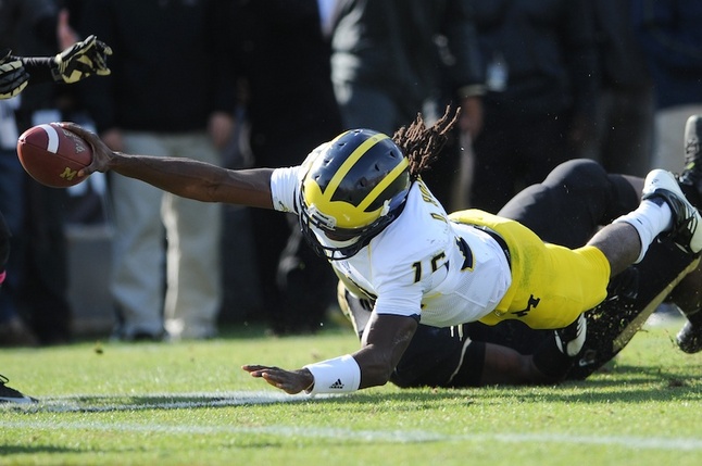 denard-robinson-reach-TD.jpg