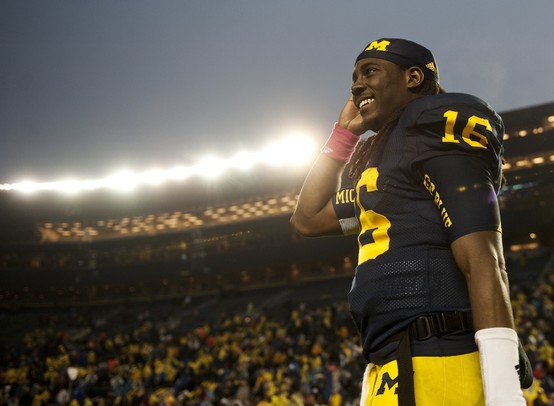 denard-smile-stadium0um-football.JPG