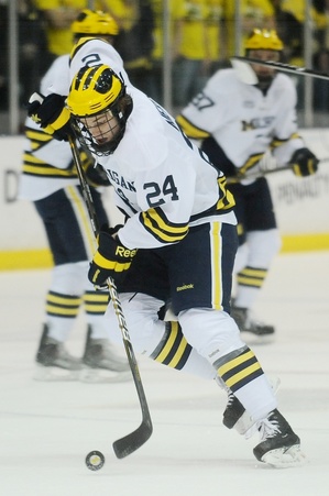 jon-merrill-um-hockey-ccha.jpg