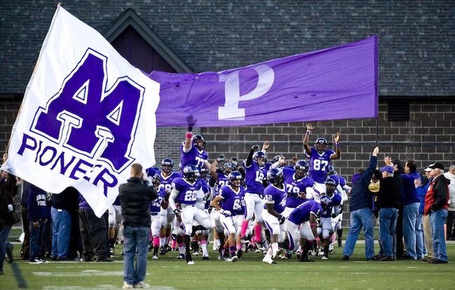 pioneer-football-2011.JPG