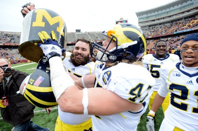 Michigan-minnesota-jug-beard.jpg