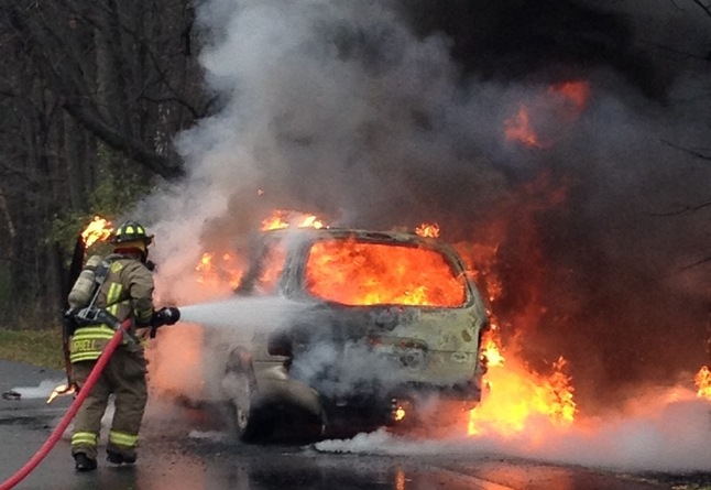 Minivan_fire.jpg