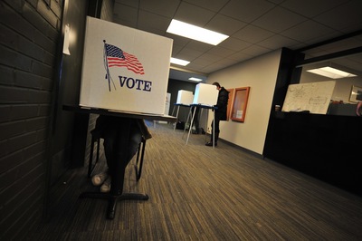 absentee_voting_110112_RJS_004.jpg