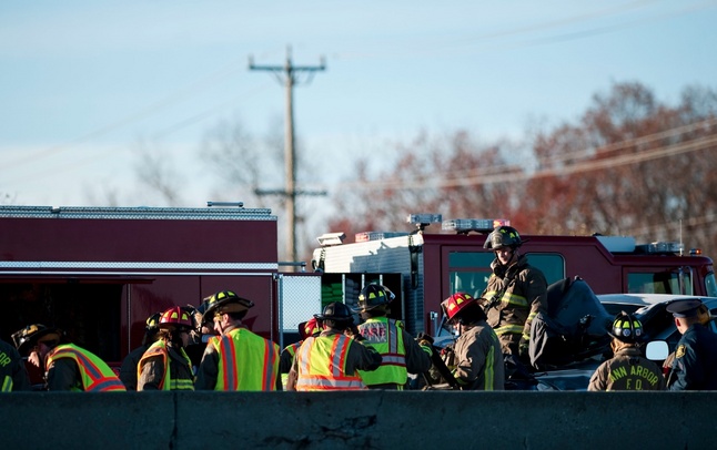 i94_crash_nov_3_rescue_crews.jpg