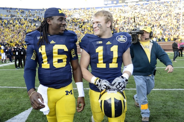 jordan-kovacs-denard-leaving-field.jpg