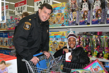 120412_SHOP-WITH-A-COP-1.JPG