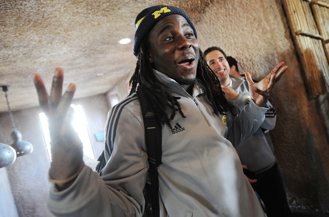 denard_robinson_at_outback.jpg