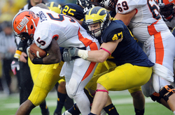 jake-ryan-illinois-tackle.jpg