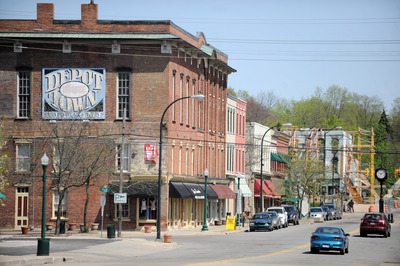 042010-AJC-Ypsilanti-neighb.JPG