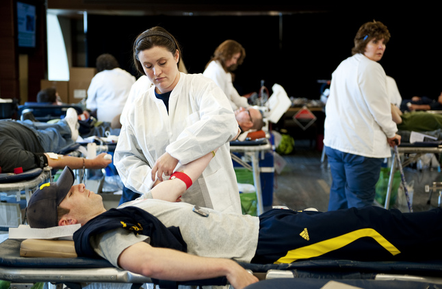 11042012_ENT_BloodDrive_DJB_0146.jpg