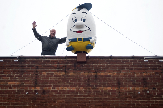 humpty_dumpty_nick_easton_cavern_club.jpg